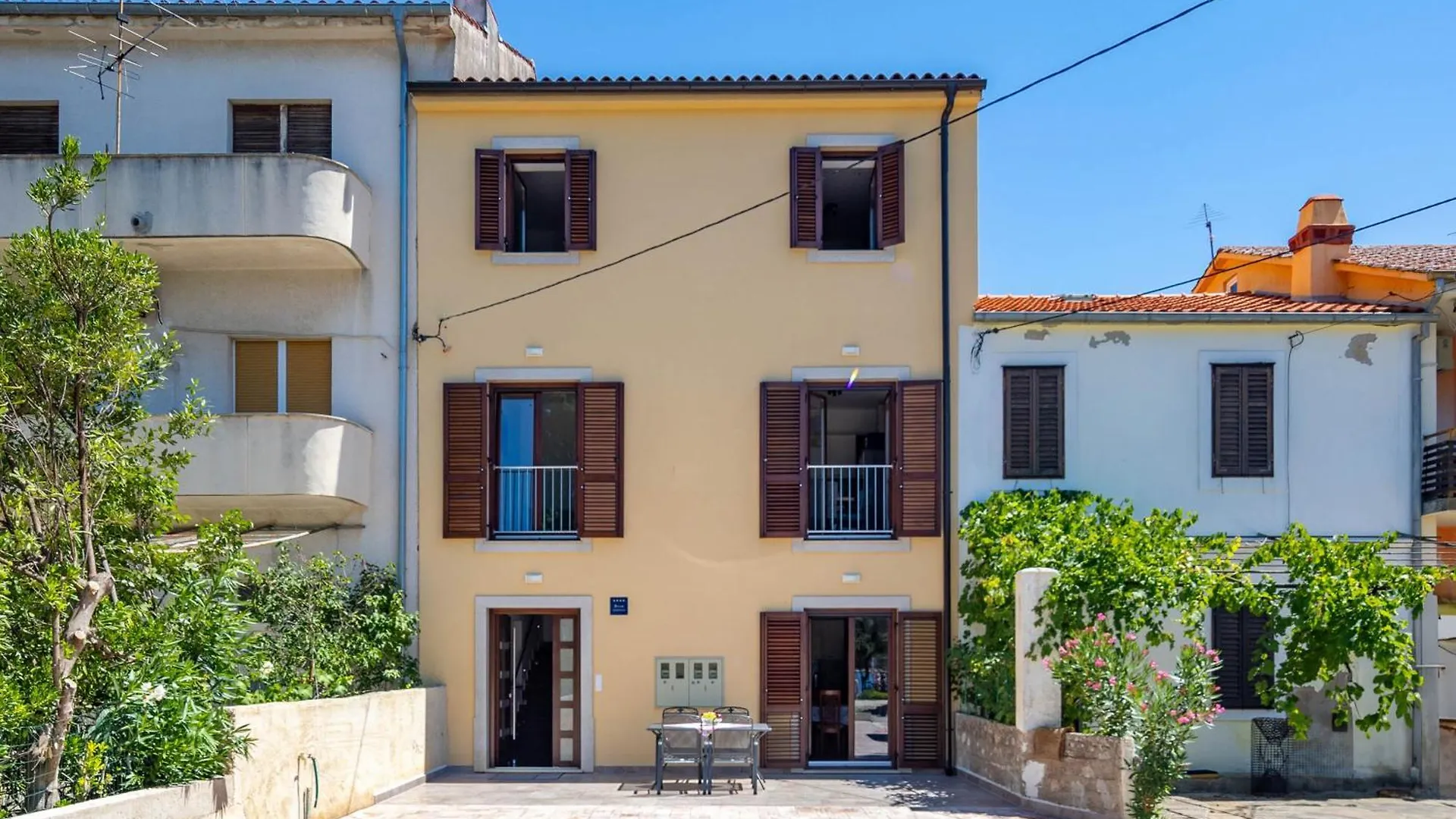 Seafront Apartment Nana 1 And 2 - Happy Rentals Punat